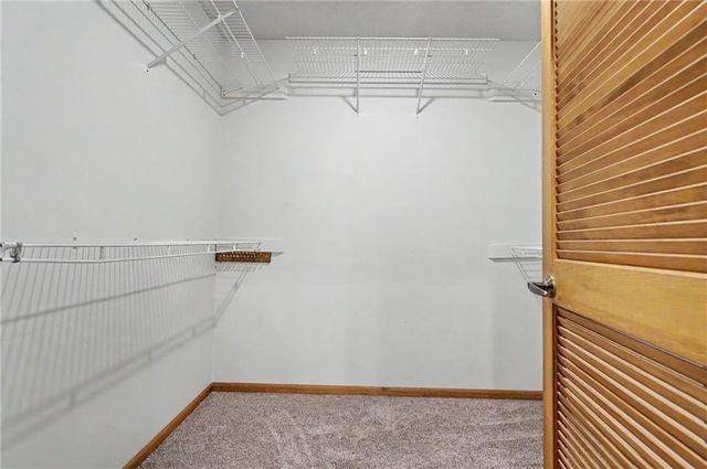 815 Kouns Lane, Edwardsville, KS 66111