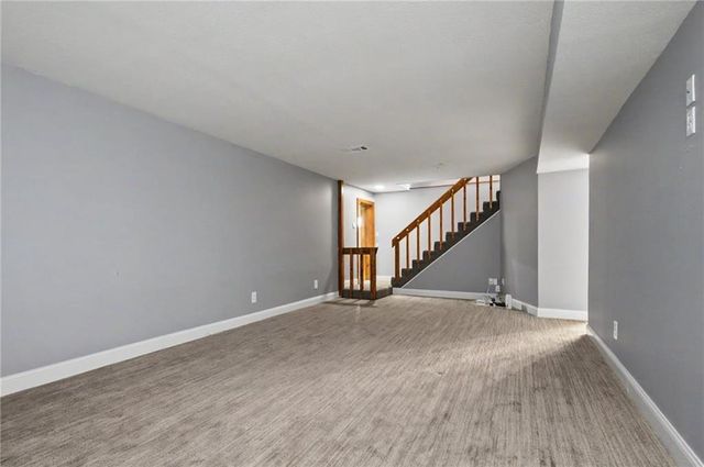 815 Kouns Lane, Edwardsville, KS 66111