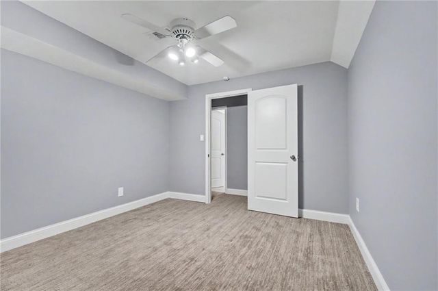 815 Kouns Lane, Edwardsville, KS 66111