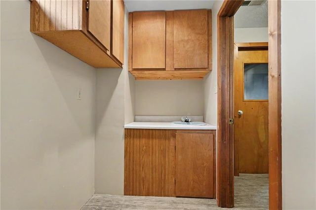 815 Kouns Lane, Edwardsville, KS 66111