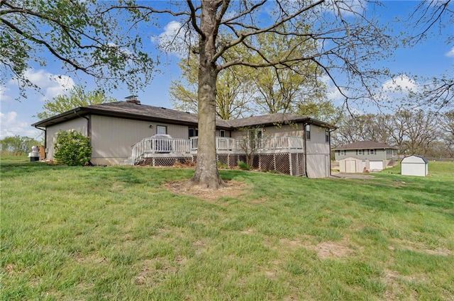 815 Kouns Lane, Edwardsville, KS 66111