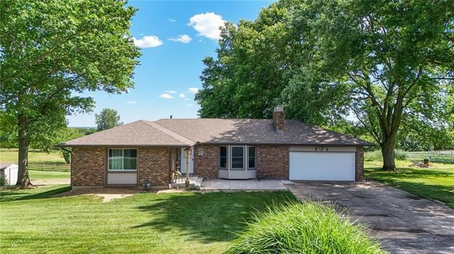 815 Kouns Lane, Edwardsville, KS 66111