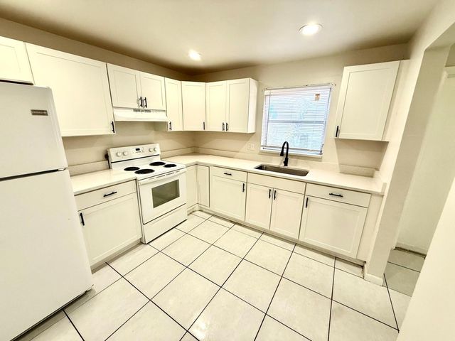 3880 Woodside Drive, Coral Springs, FL 33065
