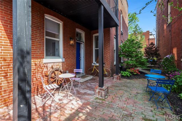 1906 Wyoming Street, St Louis, MO 63118