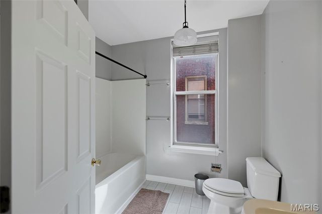 1906 Wyoming Street, St Louis, MO 63118