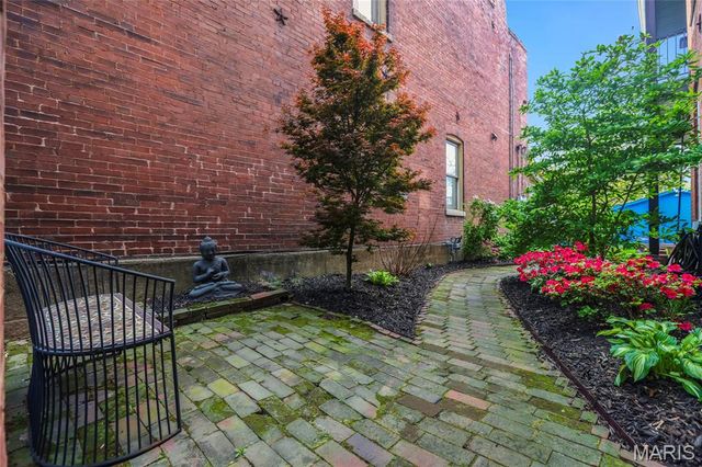 1906 Wyoming Street, St Louis, MO 63118