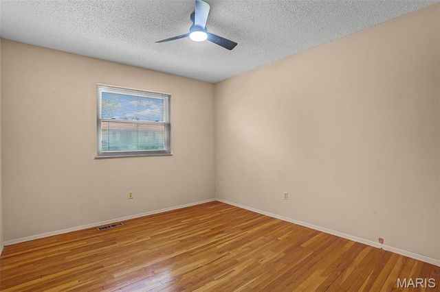 7443 Foxfield Drive, Hazelwood, MO 63042