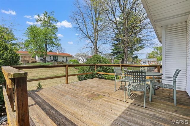 7443 Foxfield Drive, Hazelwood, MO 63042