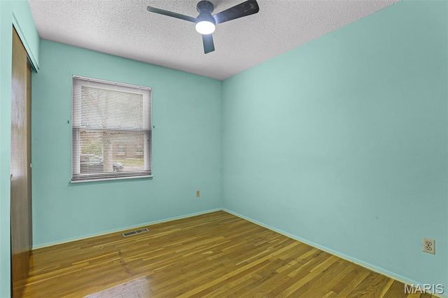 7443 Foxfield Drive, Hazelwood, MO 63042