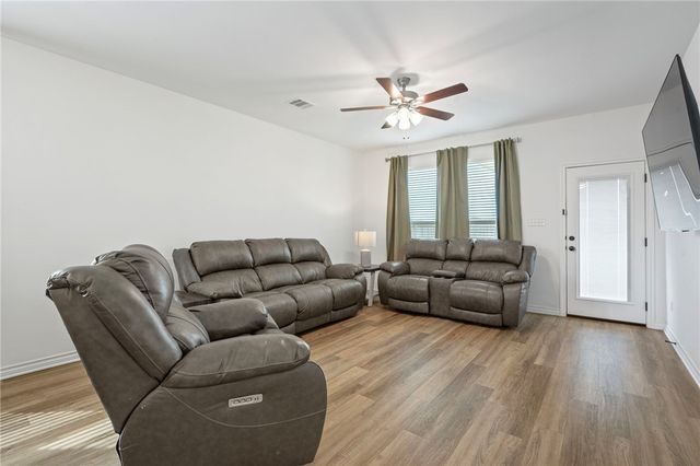 1905 Stubbs Drive, Bryan, TX 77807