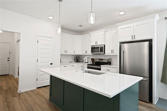 1905 Stubbs Drive, Bryan, TX 77807