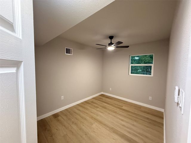 5238 Pease St 2, Houston, TX 77023