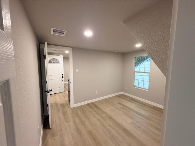 5238 Pease St 2, Houston, TX 77023