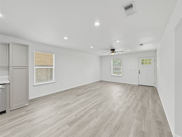 919 Arkansas River Drive, Granbury, TX 76048