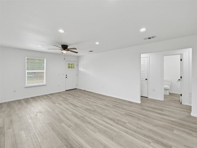 919 Arkansas River Drive, Granbury, TX 76048