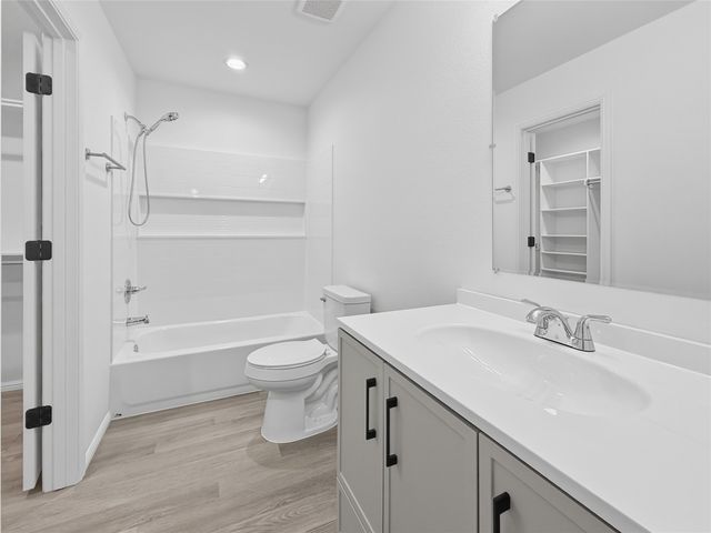 919 Arkansas River Drive, Granbury, TX 76048