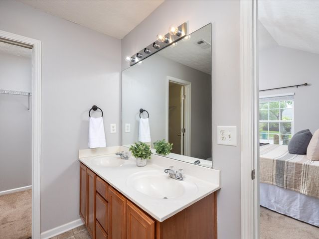 2132 Deer Valley Dr, Spring Hill, TN 37174