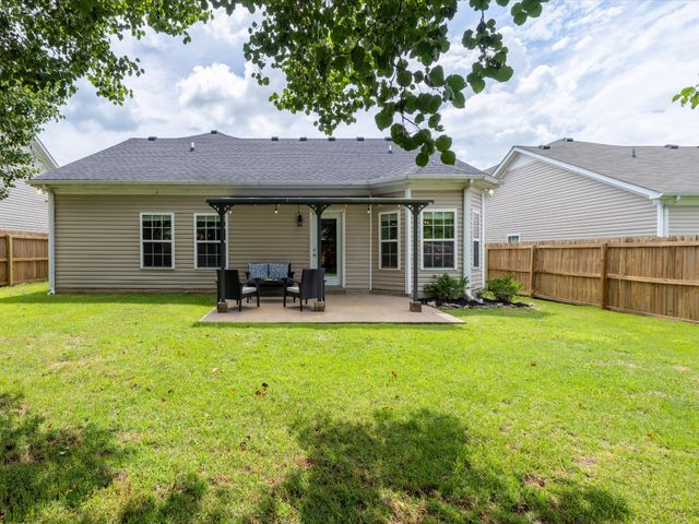 2132 Deer Valley Dr, Spring Hill, TN 37174