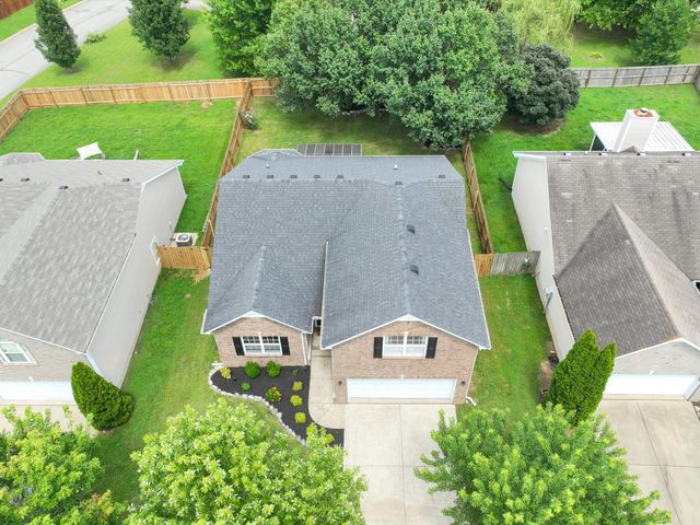 2132 Deer Valley Dr, Spring Hill, TN 37174