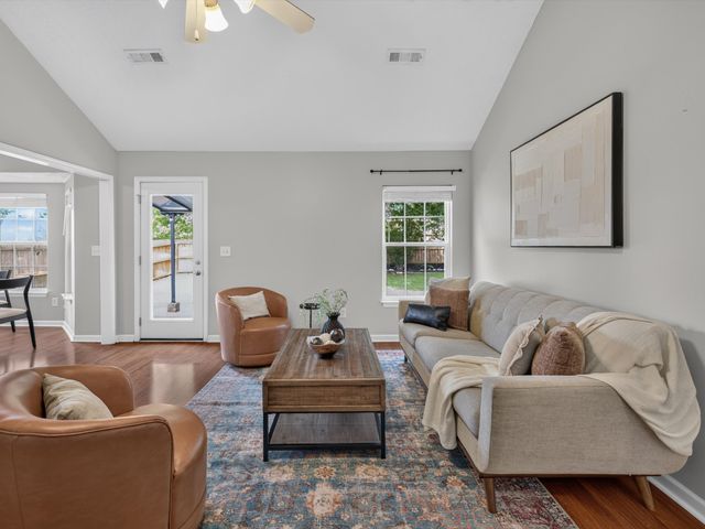 2132 Deer Valley Dr, Spring Hill, TN 37174