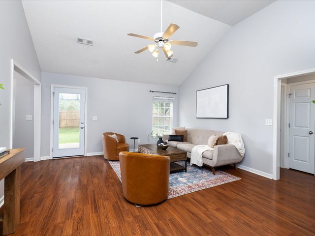 2132 Deer Valley Dr, Spring Hill, TN 37174