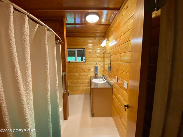 76 Alcoa Lane, Edna Bay, AK 99921