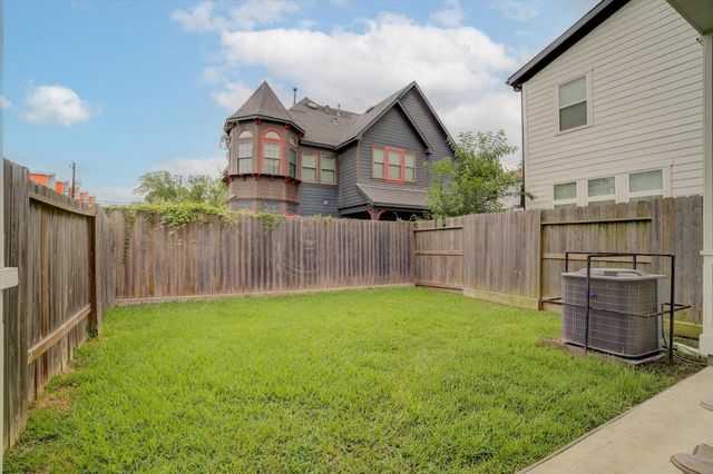 2511 Stuart Street, Houston, TX 77004