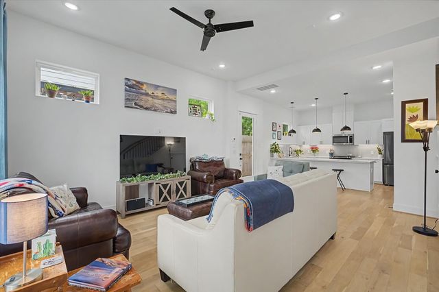 2511 Stuart Street, Houston, TX 77004