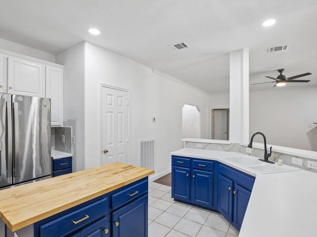 1207 Peregrine Drive, Friendswood, TX 77546