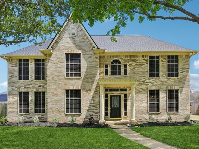 1207 Peregrine Drive, Friendswood, TX 77546