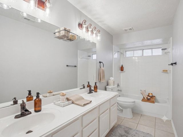 1207 Peregrine Drive, Friendswood, TX 77546