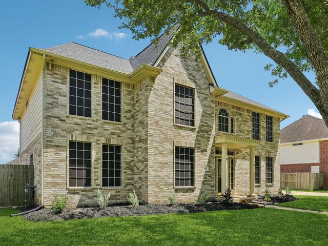 1207 Peregrine Drive, Friendswood, TX 77546