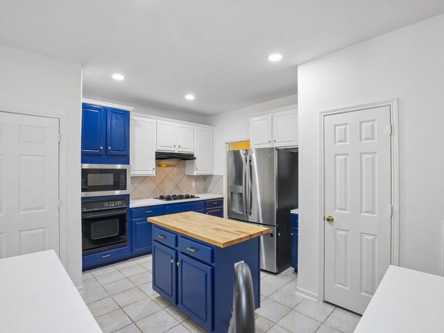 1207 Peregrine Drive, Friendswood, TX 77546