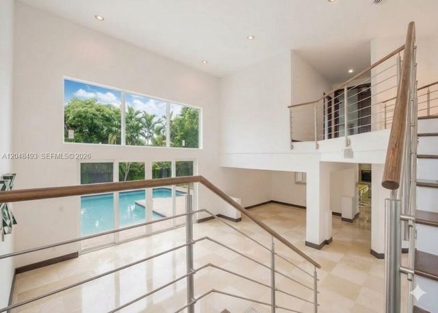 8164 SW 171st St, Palmetto Bay, FL 33157