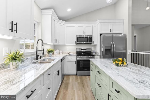 25826 S SANDGATES RD, Mechanicsville, MD 20659