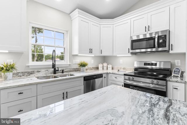 25826 S SANDGATES RD, Mechanicsville, MD 20659