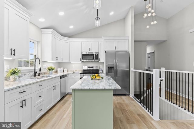 25826 S SANDGATES RD, Mechanicsville, MD 20659