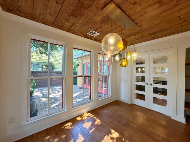 1211 E 2nd ST A, Austin, TX 78702