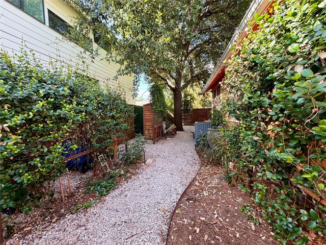 1211 E 2nd ST A, Austin, TX 78702