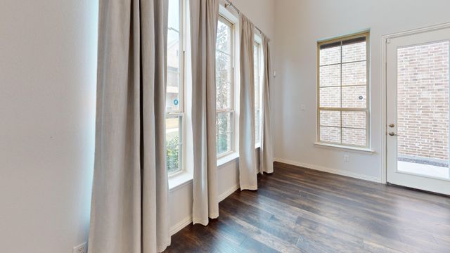 456 Renaissance Lane, Irving, TX 75060