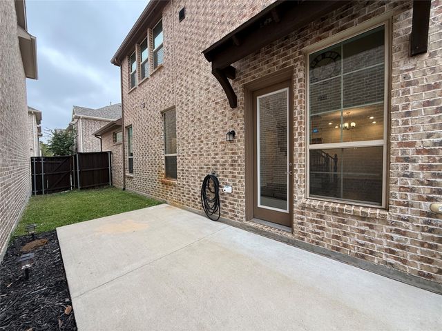 456 Renaissance Lane, Irving, TX 75060