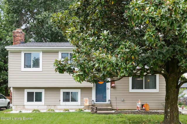 9002 Hatlerhall Dr, Louisville, KY 40291