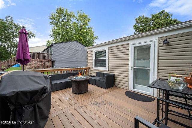 9002 Hatlerhall Dr, Louisville, KY 40291
