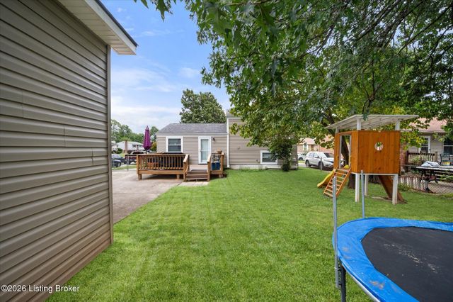 9002 Hatlerhall Dr, Louisville, KY 40291