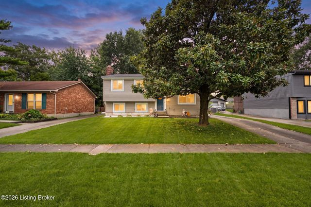 9002 Hatlerhall Dr, Louisville, KY 40291