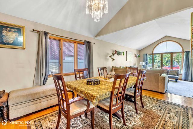 8619 Linder Avenue, Burbank, IL 60459