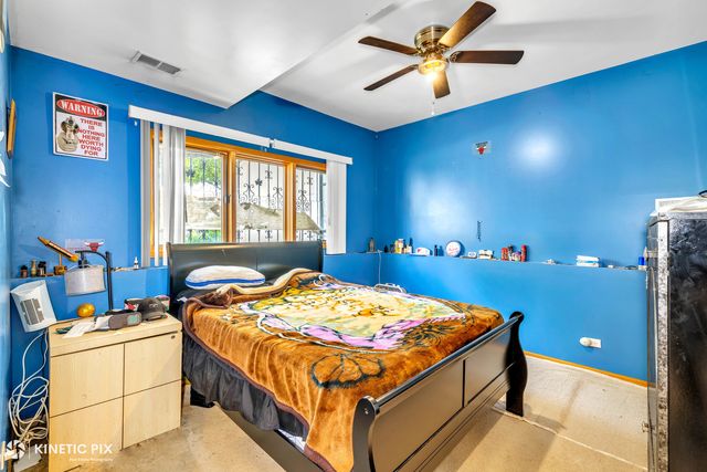 8619 Linder Avenue, Burbank, IL 60459