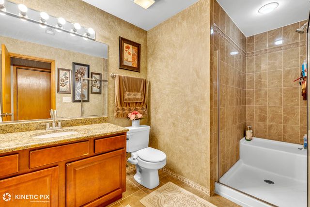 8619 Linder Avenue, Burbank, IL 60459