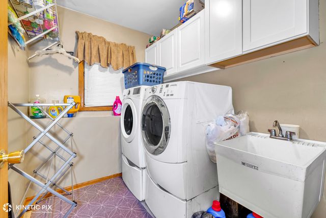 8619 Linder Avenue, Burbank, IL 60459