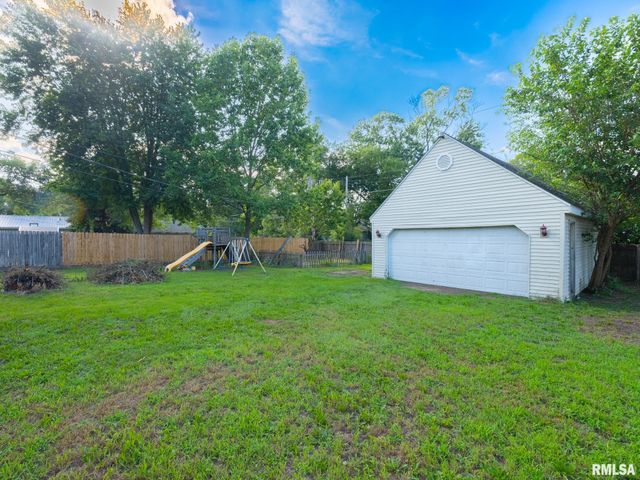 241 COOPER Street, Pekin, IL 61554